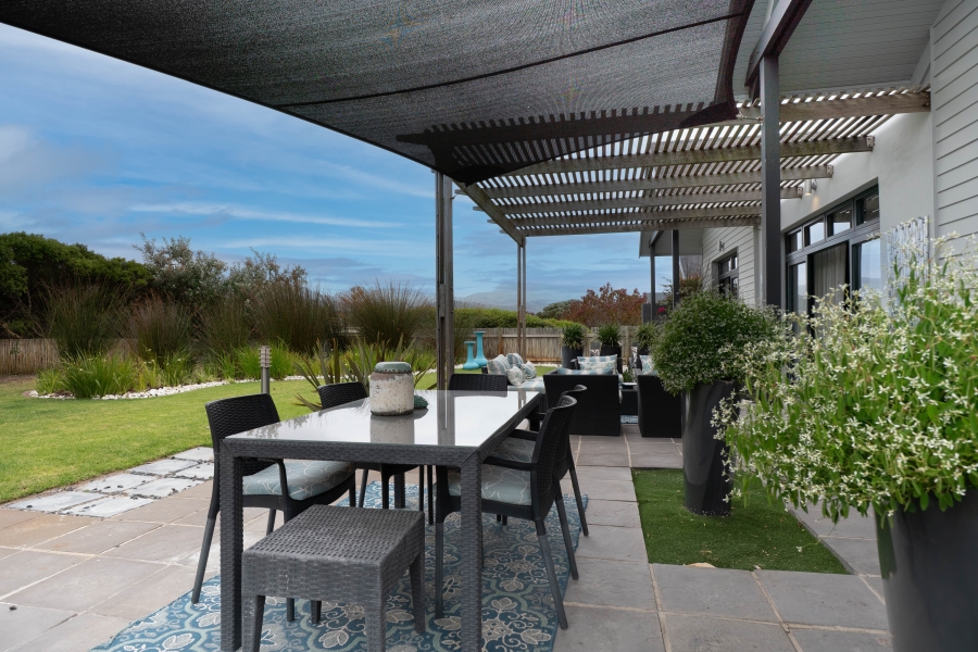 3 Bedroom Property for Sale in Lake Michelle Western Cape